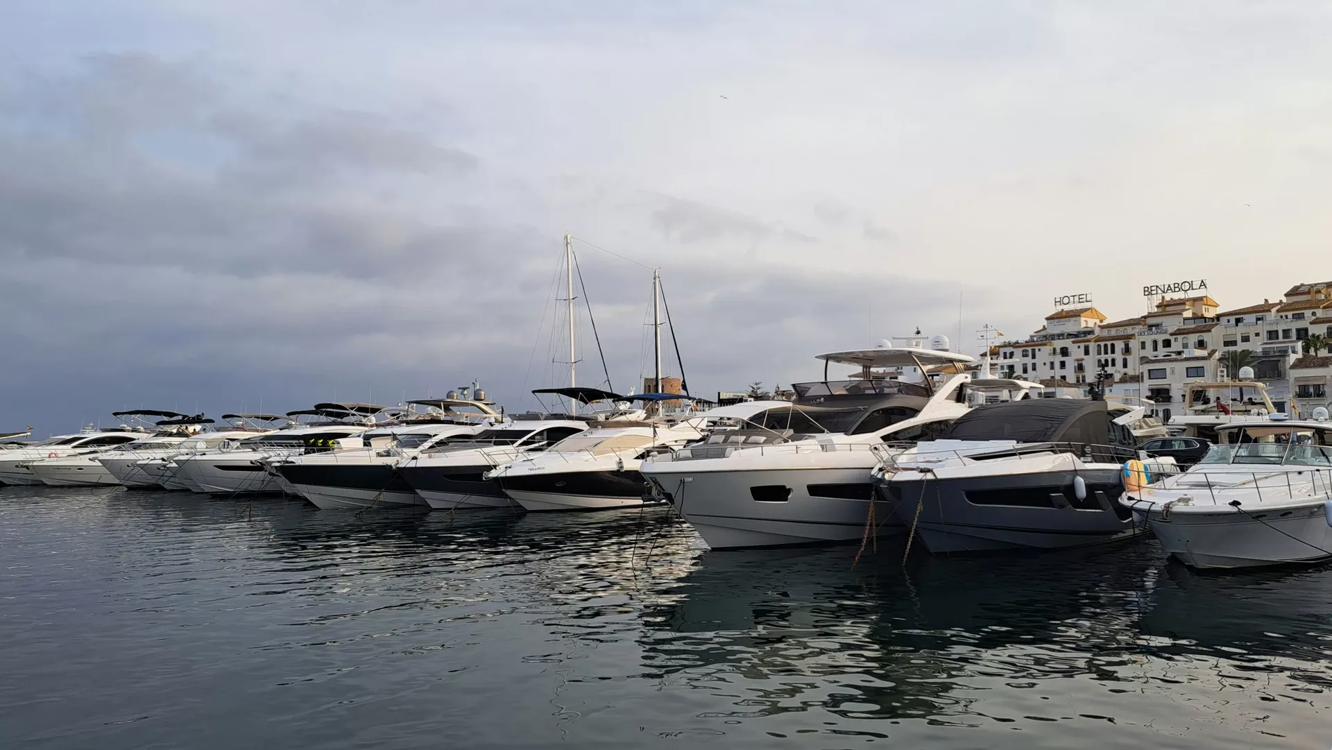 Exklusives Yacht-Party-Erlebnis in Marbella
